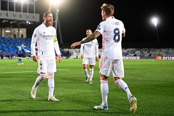 Sergio Ramos marque le 100e but du Real Madrid au troisième tour de l'UEFA Champions League